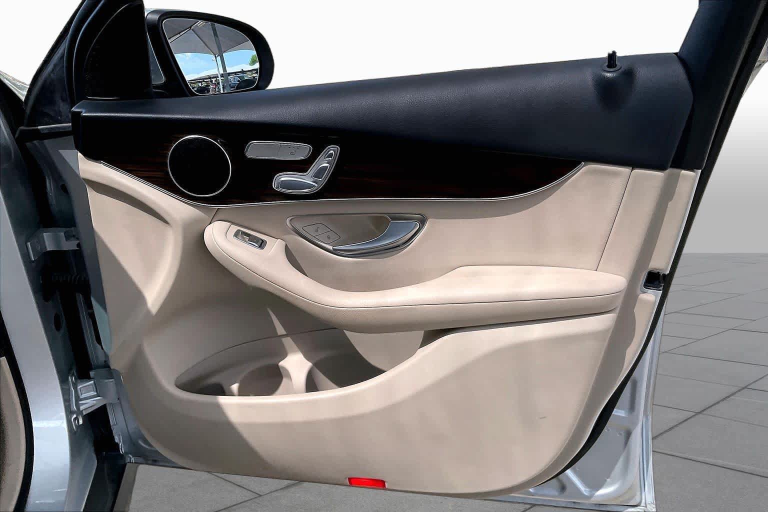 Used 2020 Mercedes-Benz GLC 300 image 22