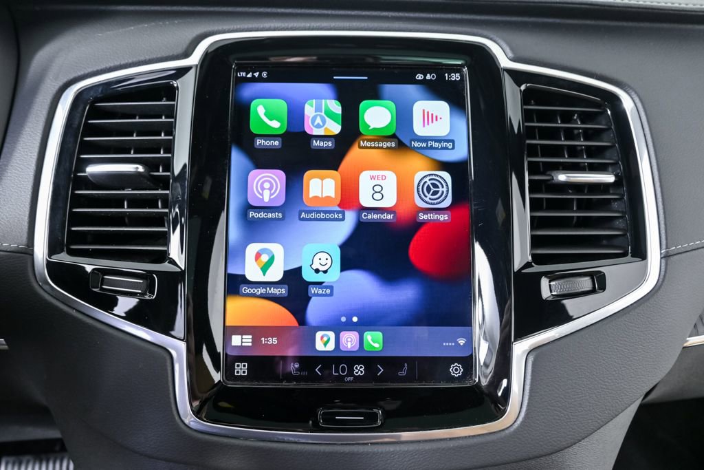 Certified 2024 Volvo XC90 T8 Ultimate AWD/4WD image 18