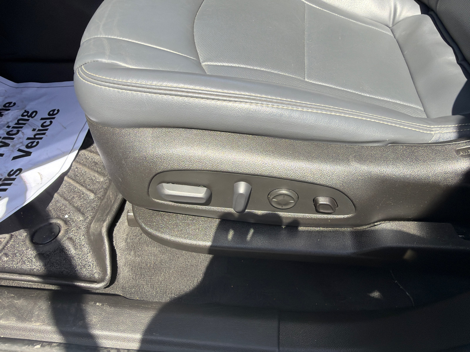 Used 2022 Buick Enclave Premium AWD/4WD image 22
