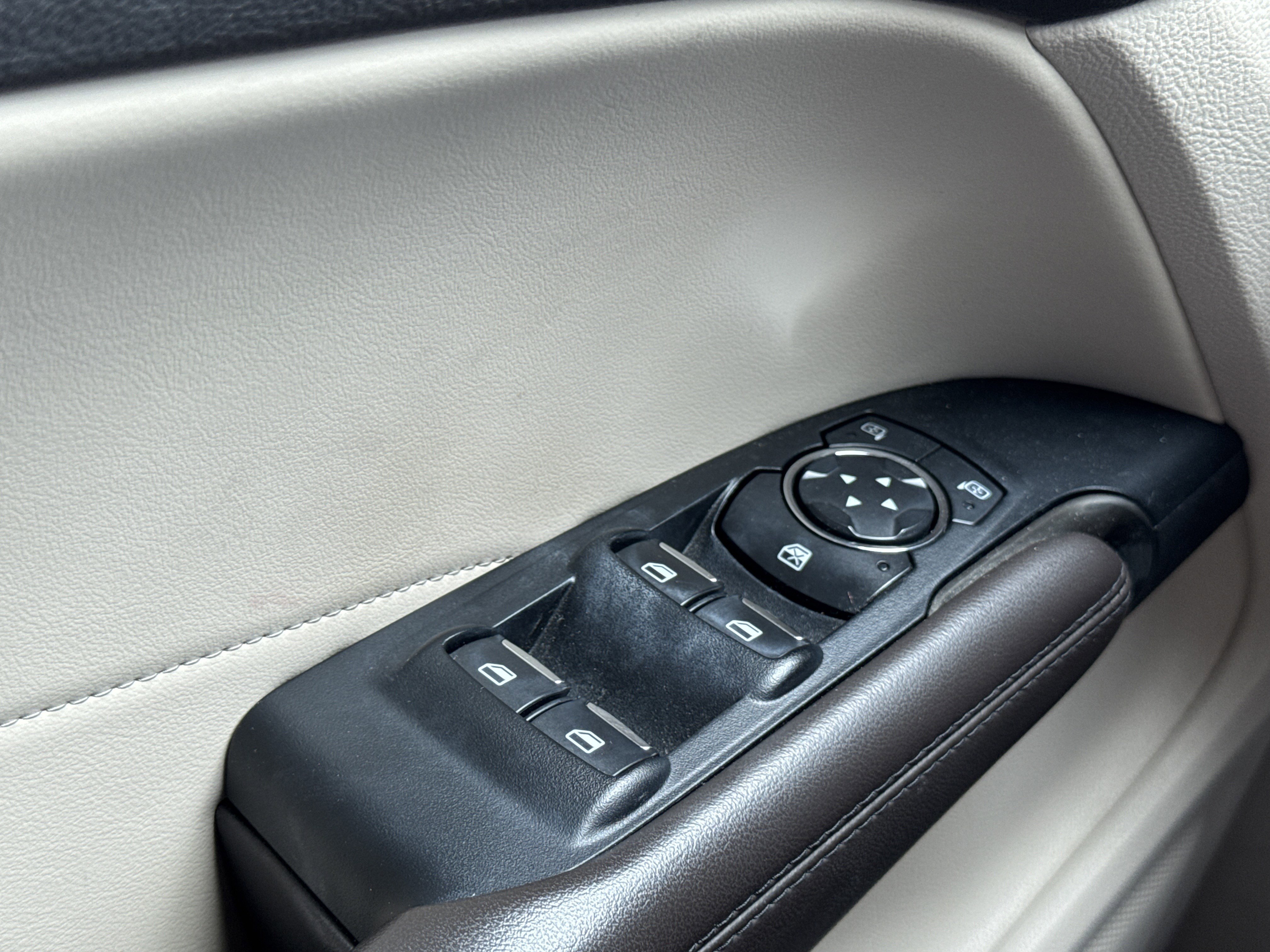 Used 2018 Lincoln MKC Premiere FWD image 22