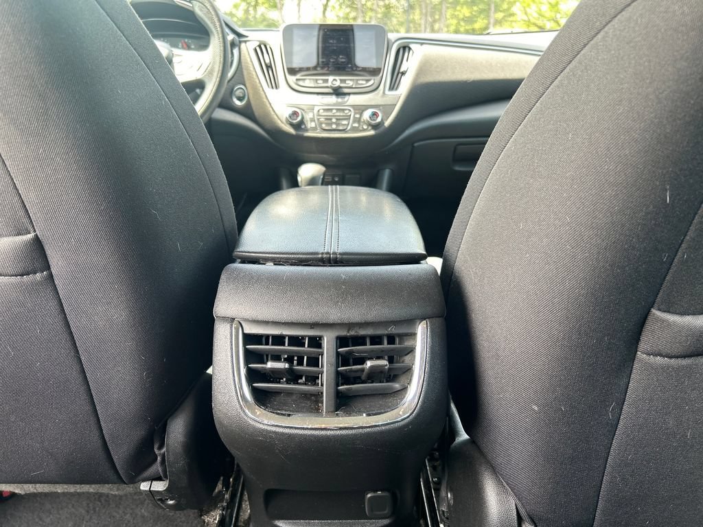 Used 2022 Chevrolet Malibu LT FWD image 15