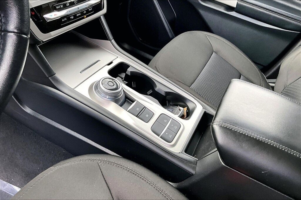 Used 2022 Ford Explorer XLT image 10