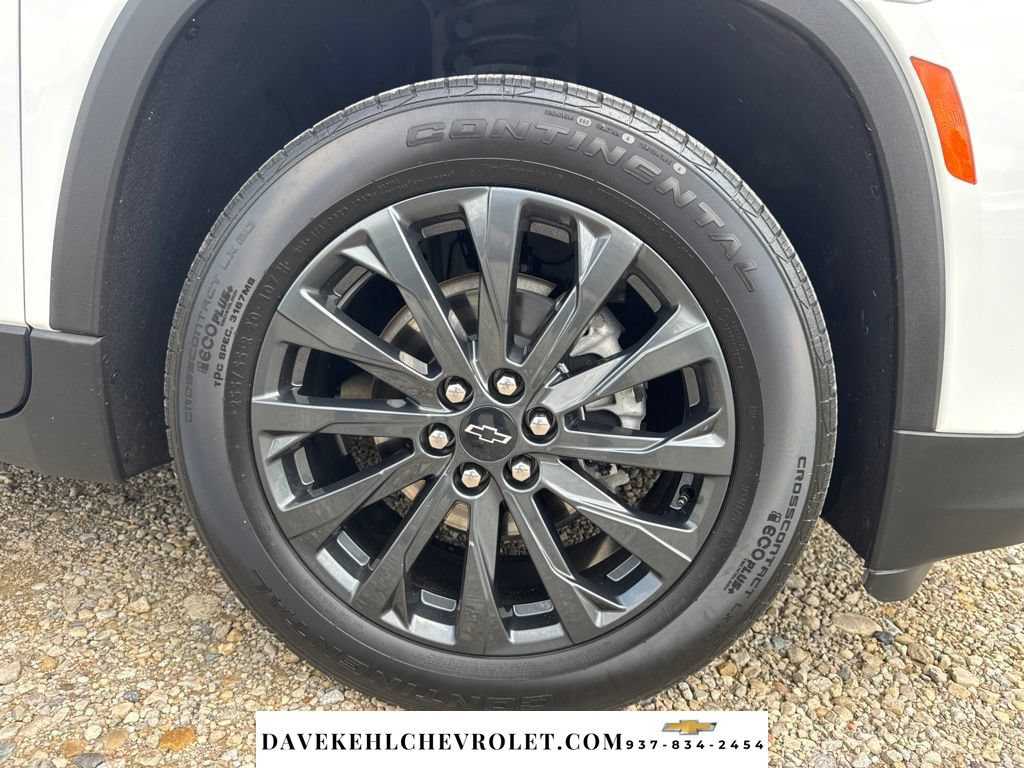 Used 2023 Chevrolet Traverse RS FWD image 46