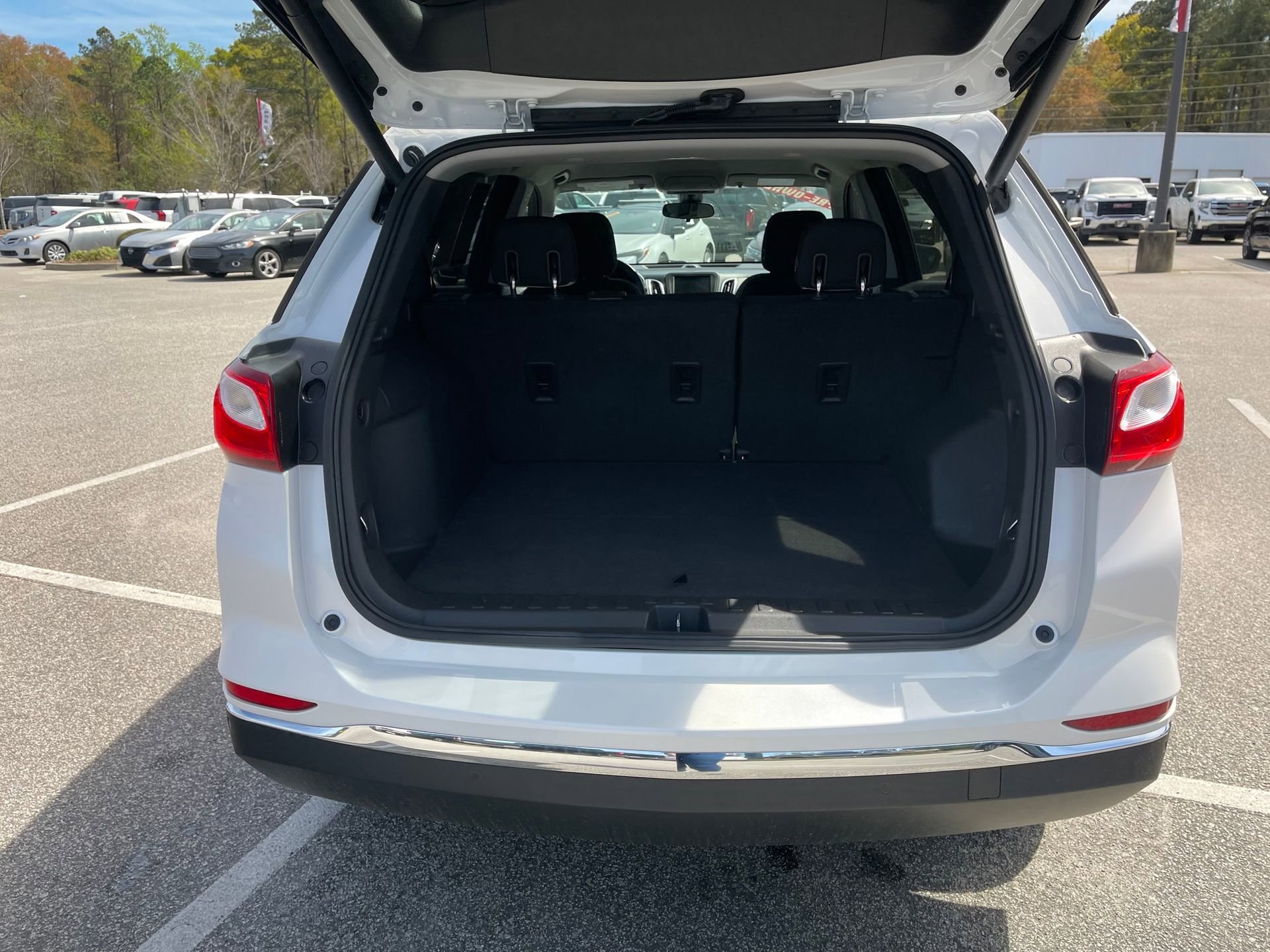 Used 2020 Chevrolet Equinox LT FWD image 23