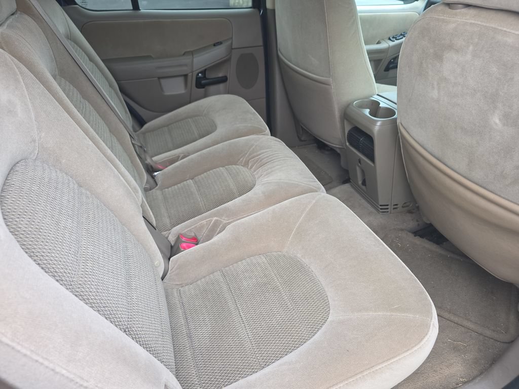 Used 2005 Ford Explorer XLT RWD image 15