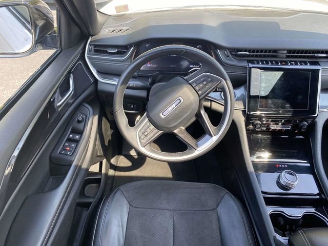 Used 2023 Jeep Grand Cherokee Altitude RWD image 15
