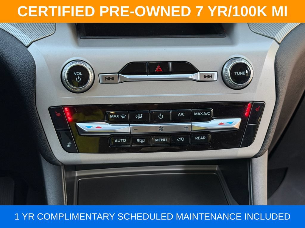 Used 2023 Ford Explorer XLT w/ Equipment Group 202A AWD/4WD image 13