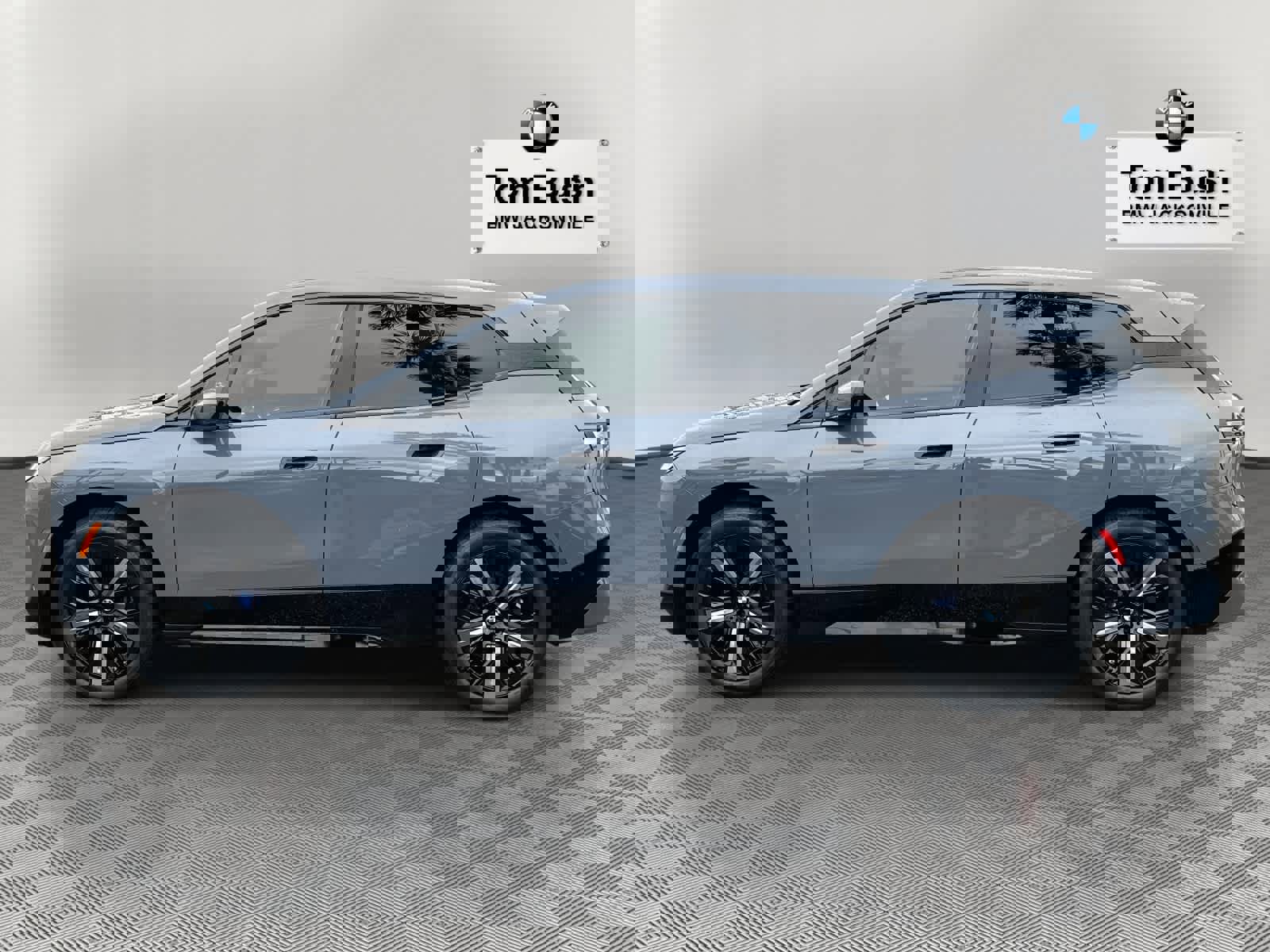 Certified 2025 BMW iX xDrive50 image 6