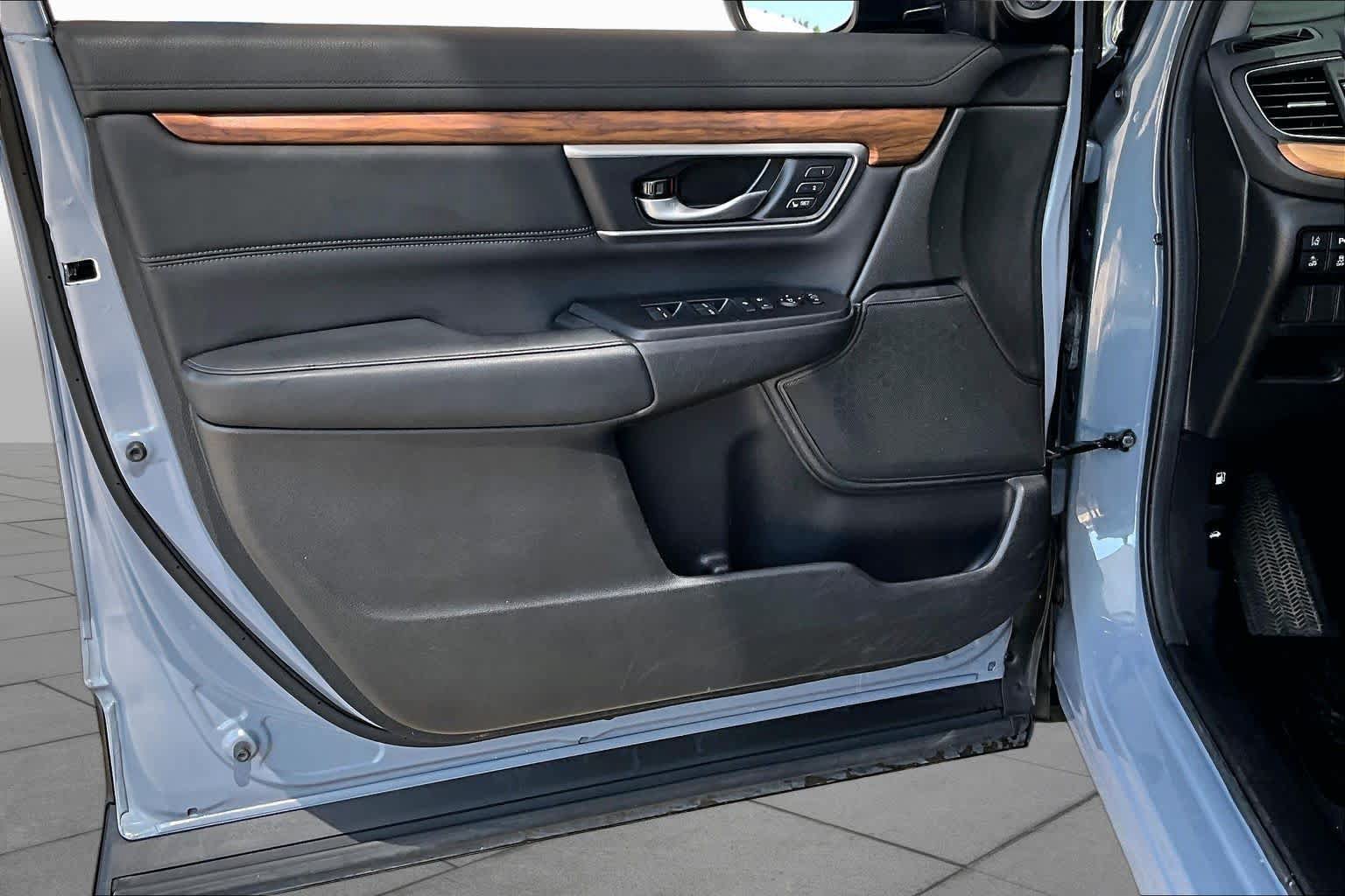 Used 2021 Honda CR-V Touring image 22