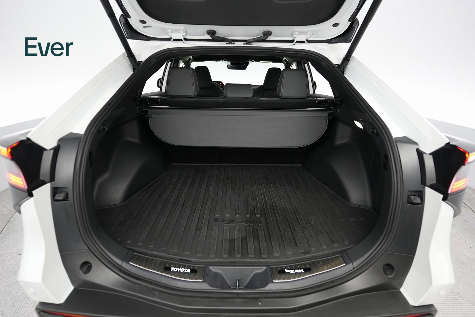 Used 2025 Toyota bZ4X FWD image 22