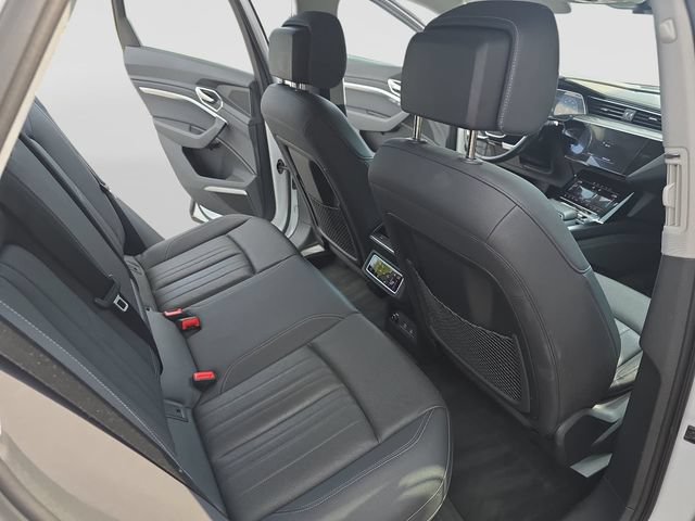 Used 2023 Audi e-tron Premium Plus w/ Premium Plus Package AWD/4WD image 13