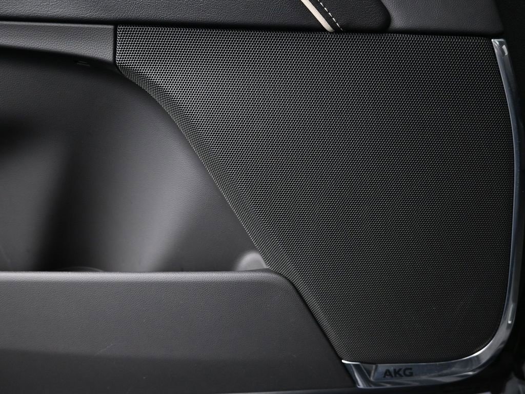 Used 2023 Cadillac Escalade Premium Luxury image 16