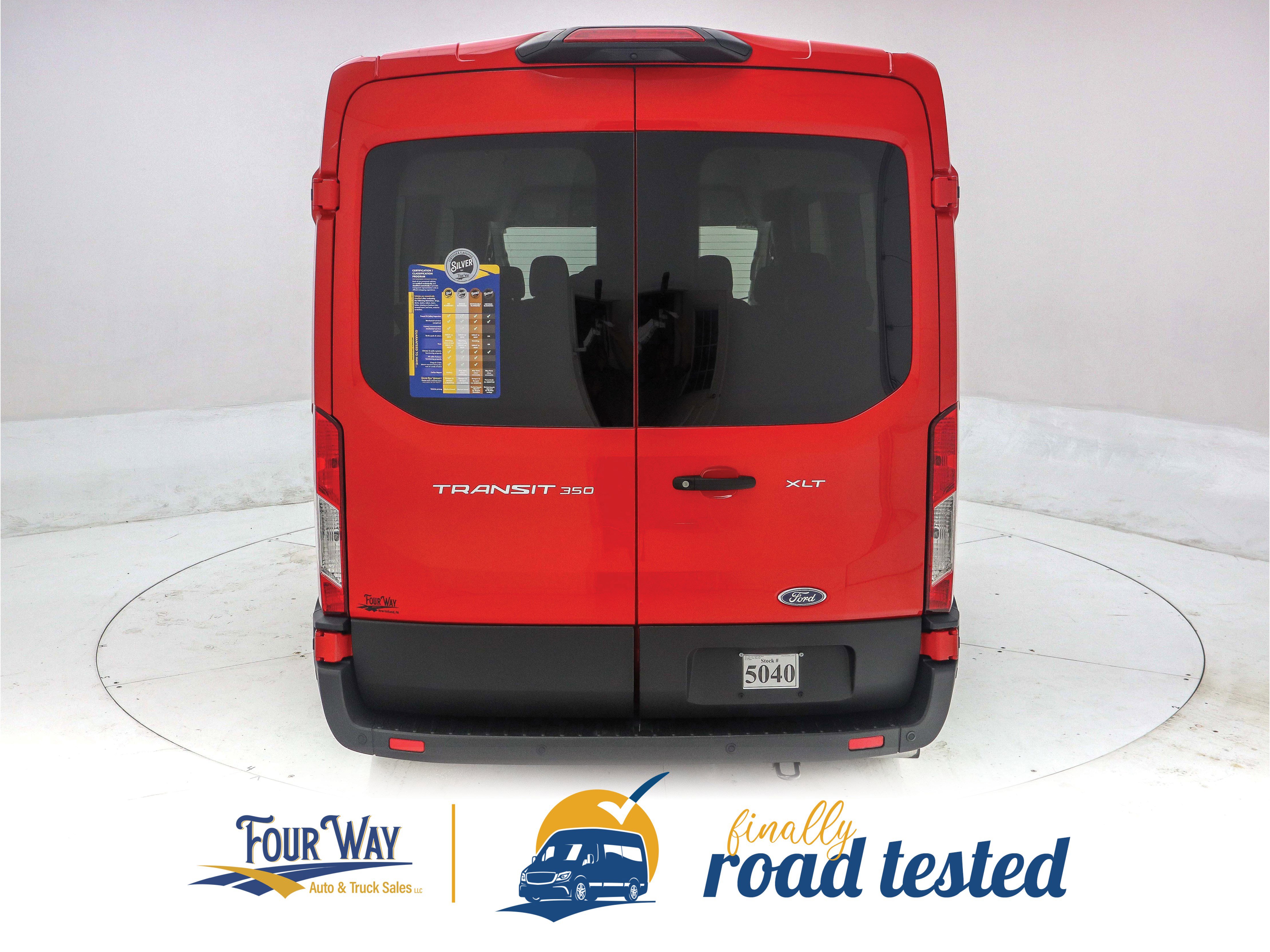Used 2023 Ford Transit 350 XLT image 5