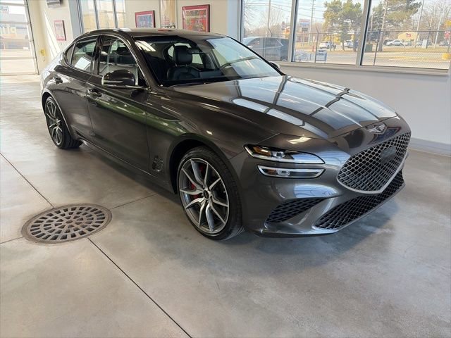 Used 2025 Genesis G70 2.5T image 3
