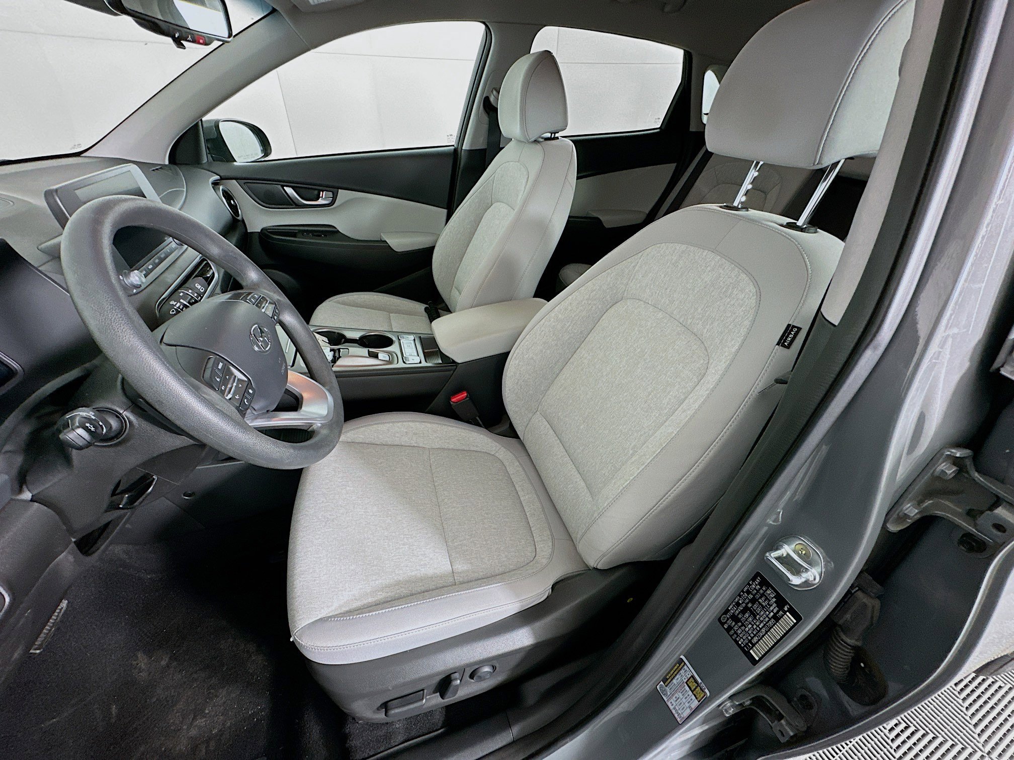 Used 2023 Hyundai Kona SE w/ Cargo Package image 13