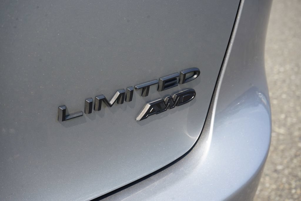 Used 2021 Chrysler Pacifica Limited w/ S Appearance Package AWD/4WD image 11