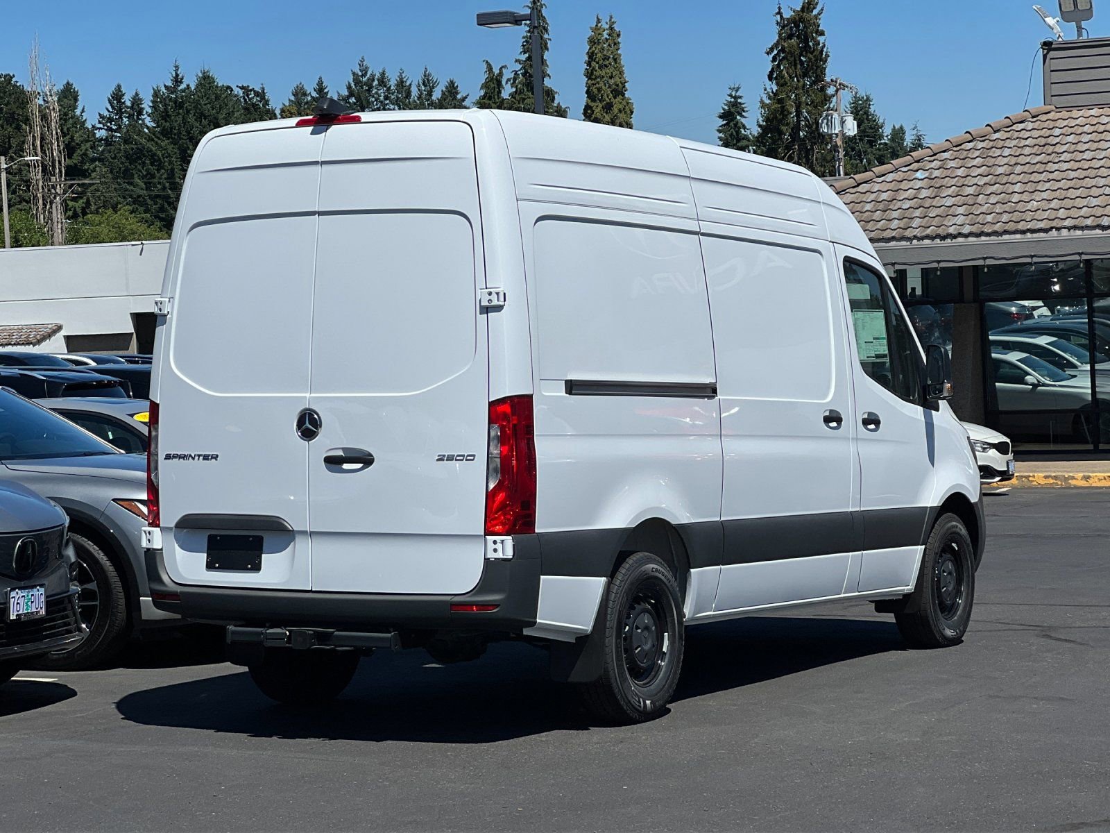 Used 2025 Mercedes-Benz Sprinter 2500 image 4