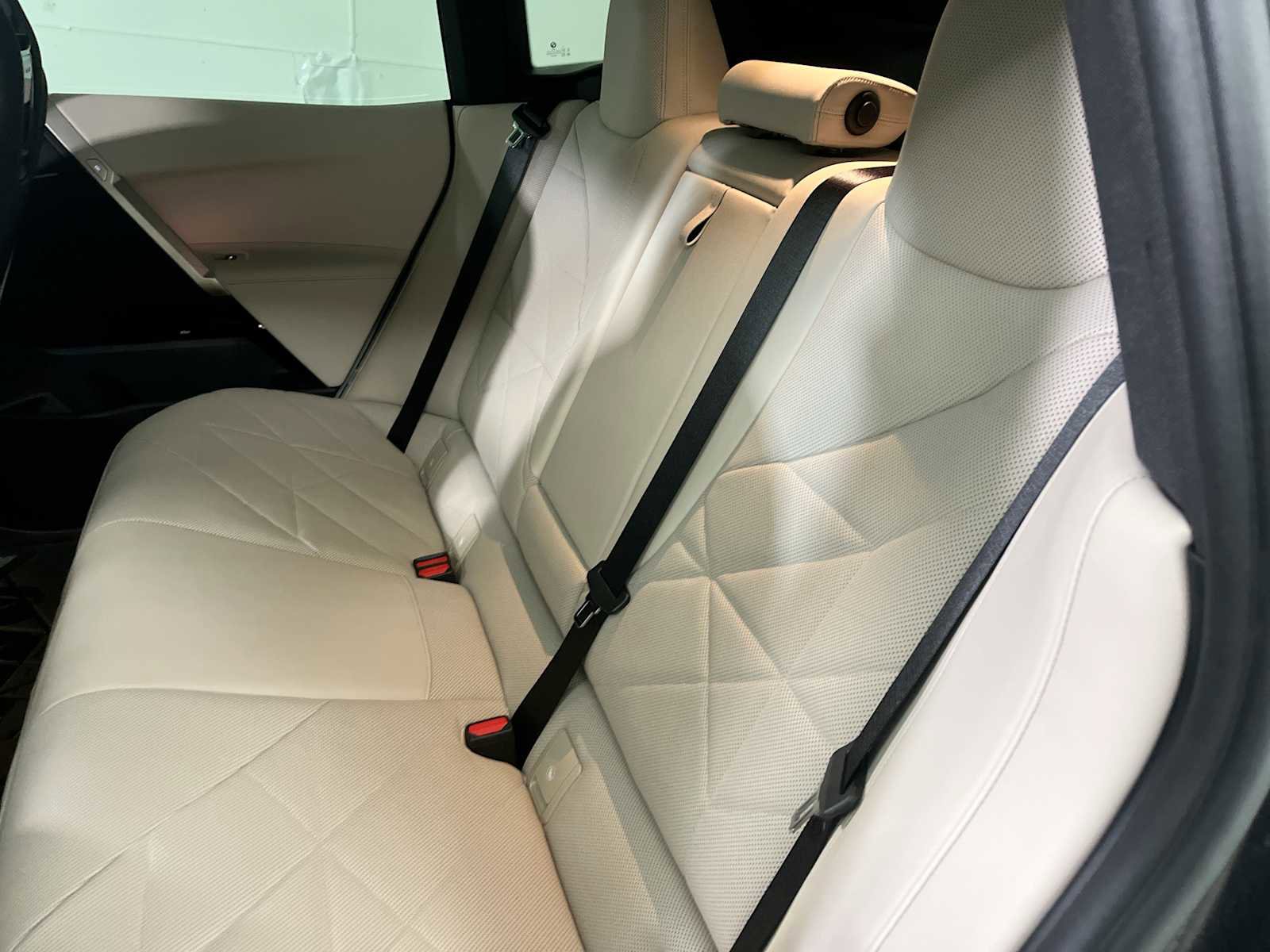 Certified 2023 BMW iX xDrive50 w/ Premium Package image 24