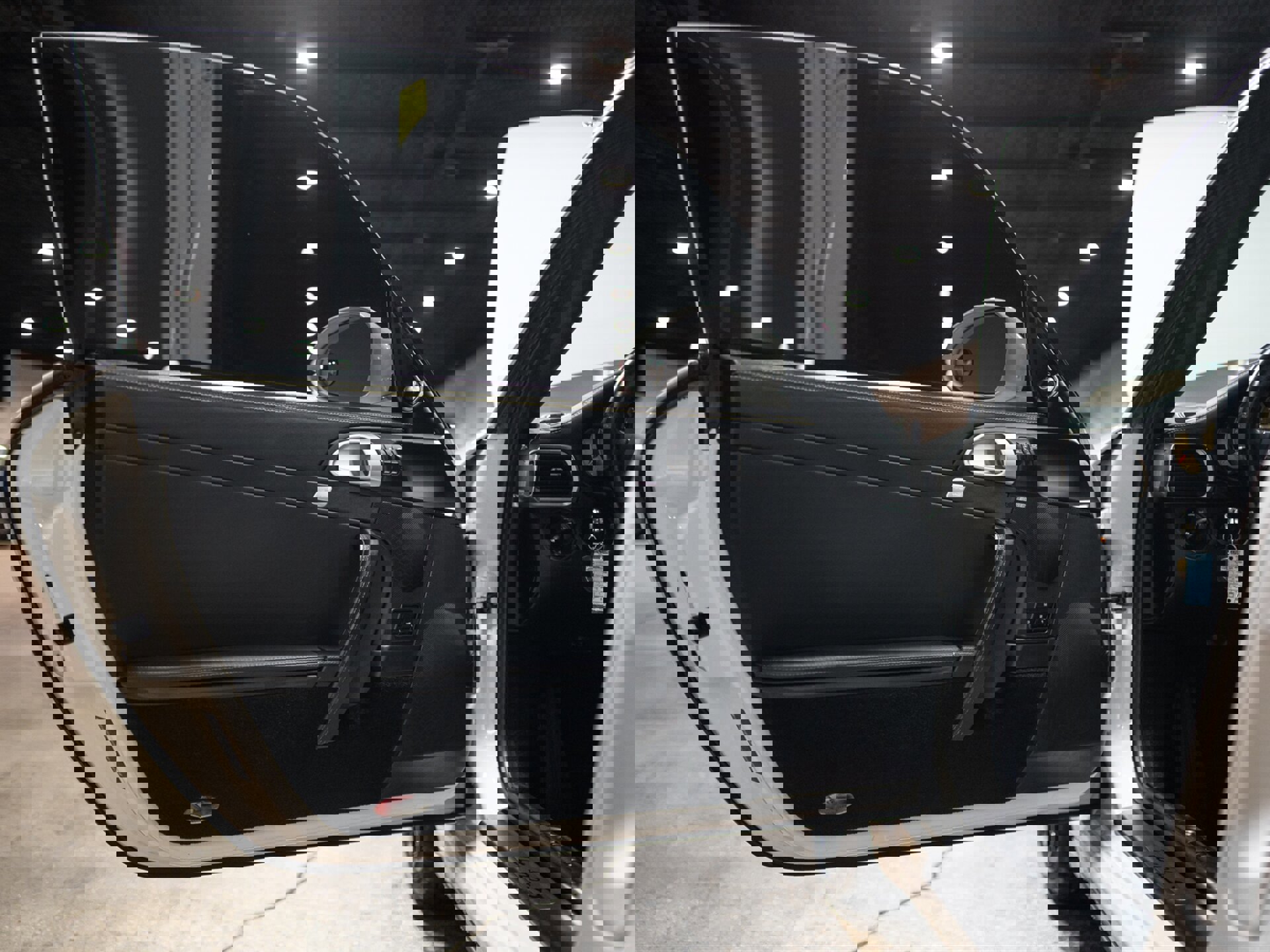 Used 2013 Porsche 911 Turbo S image 43