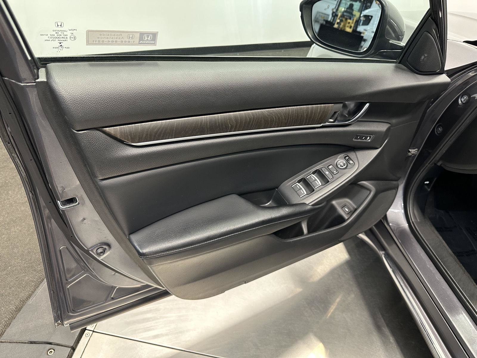 Used 2018 Honda Accord EX-L image 10