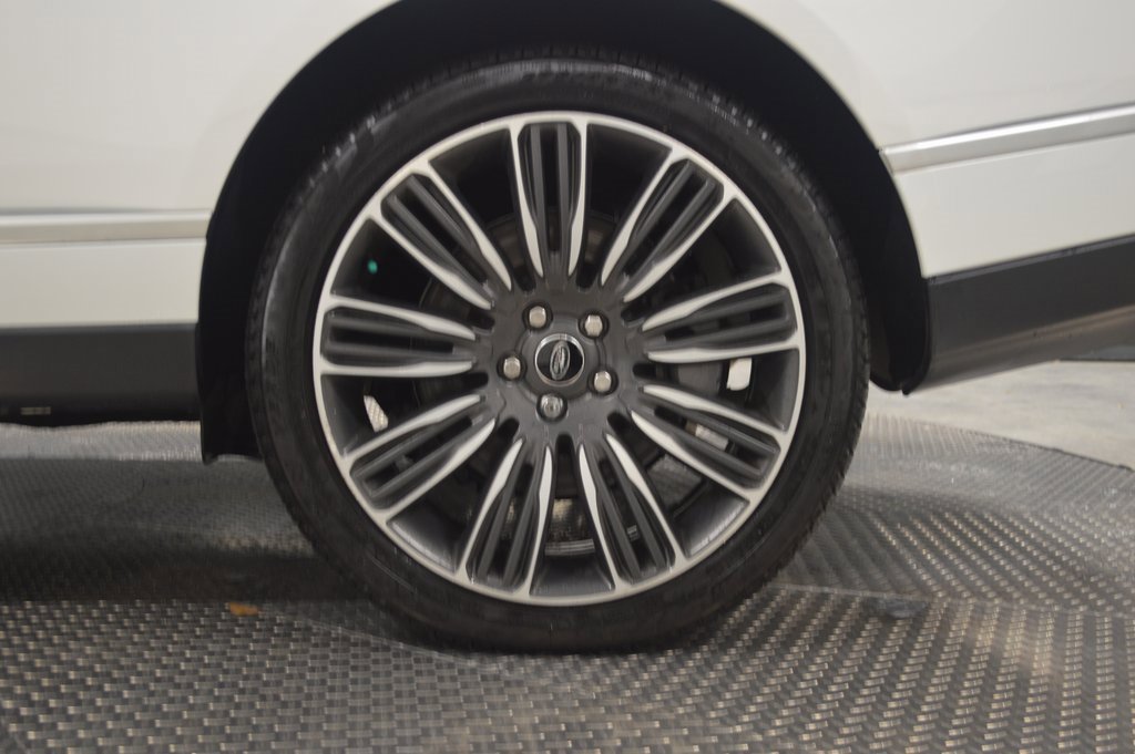 Used 2022 Land Rover Range Rover Westminster Edition image 14