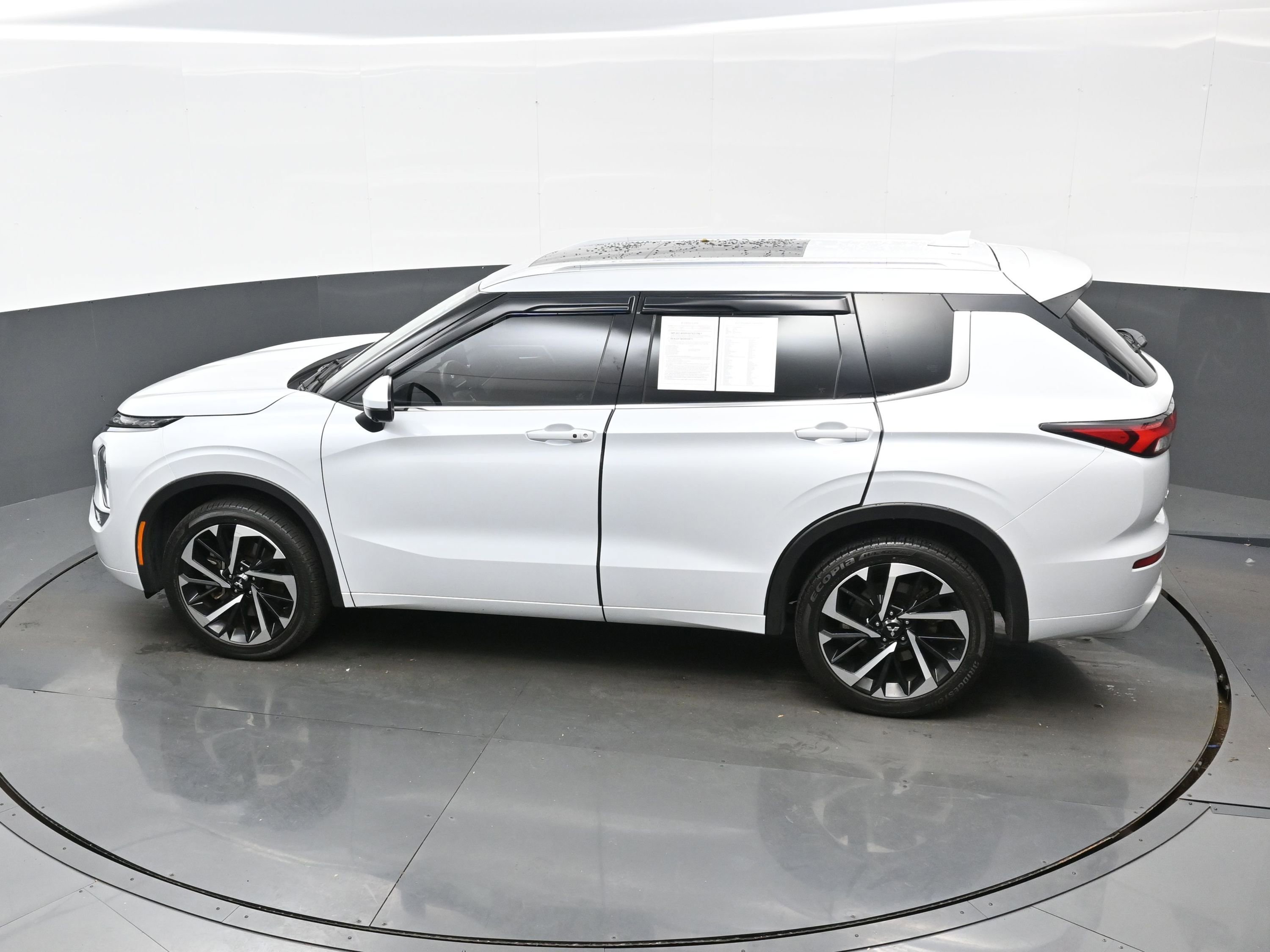 Used 2023 Mitsubishi Outlander SEL Black Edition image 37