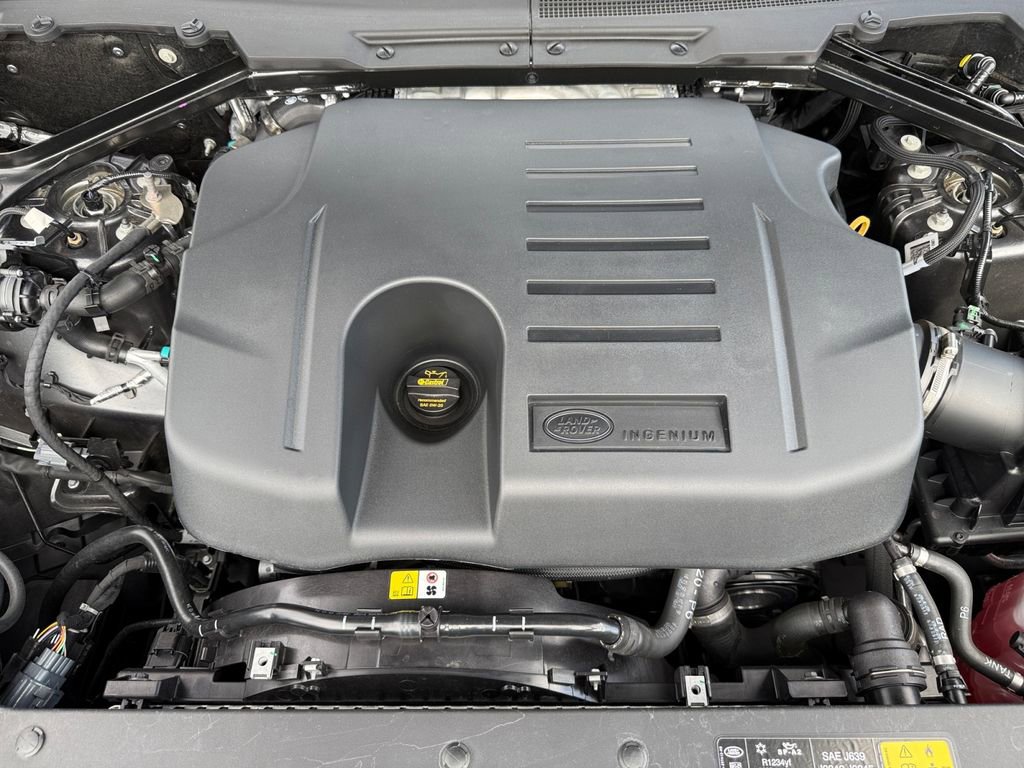 Used 2025 Land Rover Defender 130 X-Dynamic SE image 35