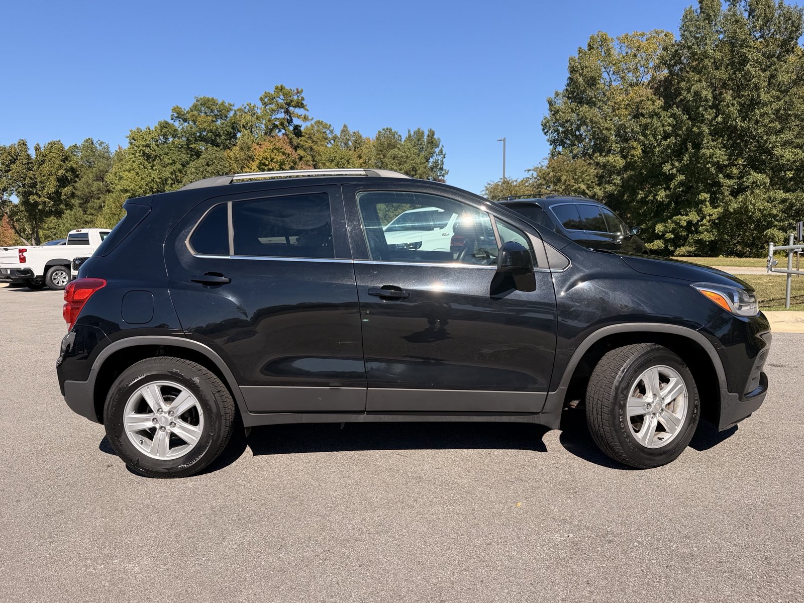 Used 2020 Chevrolet Trax LT FWD image 17