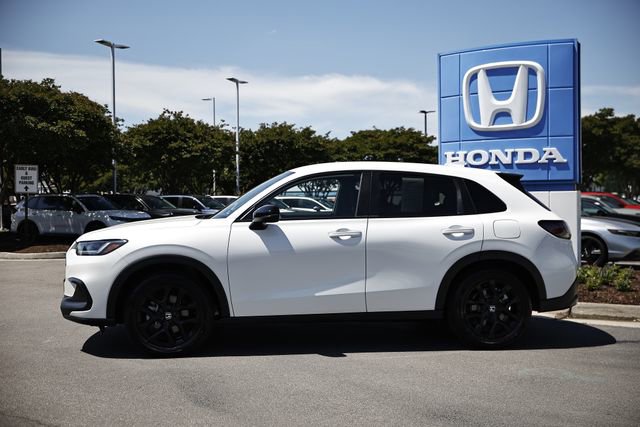 Used 2025 Honda HR-V Sport image 4
