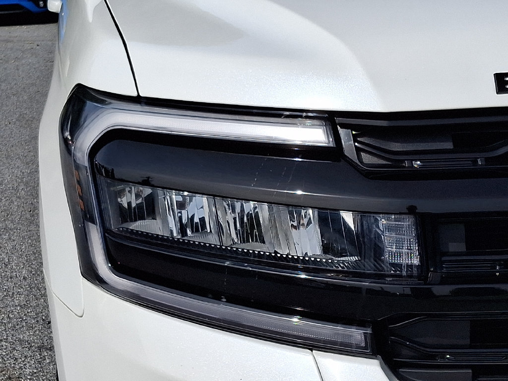 Used 2023 Ford Expedition Limited AWD/4WD image 9