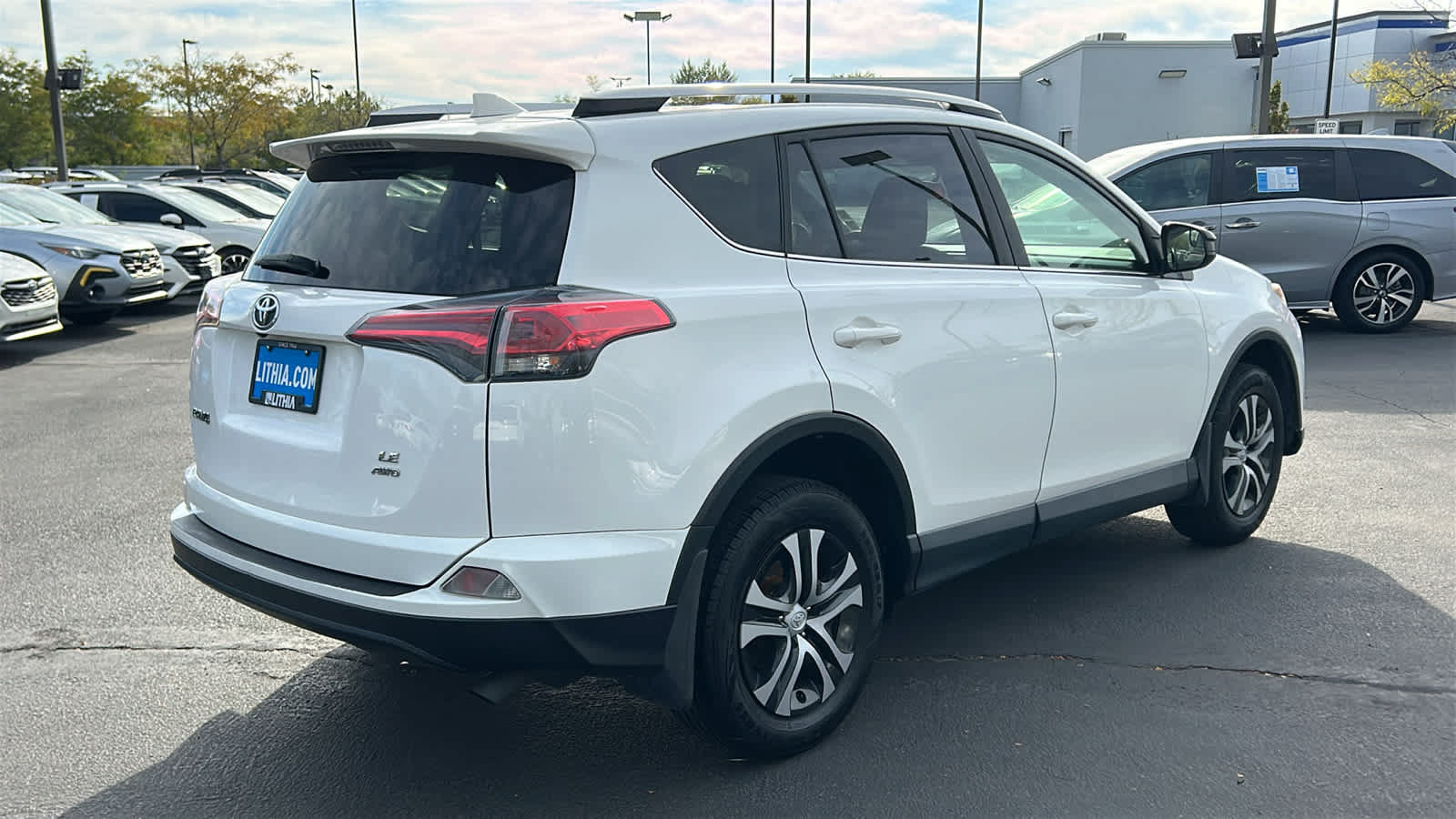 Used 2016 Toyota RAV4 LE AWD/4WD image 5