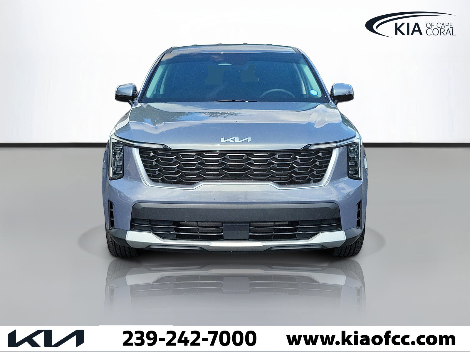 Certified 2025 Kia Sorento LX FWD image 2