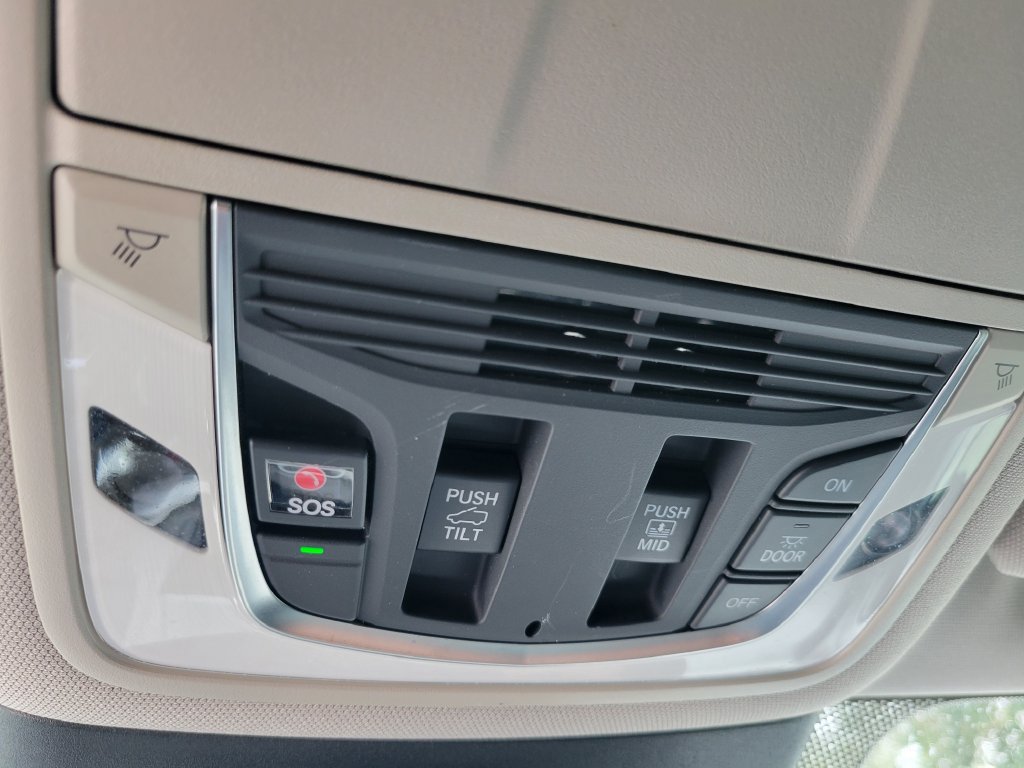 Used 2025 Acura MDX w/ Technology Package FWD image 33
