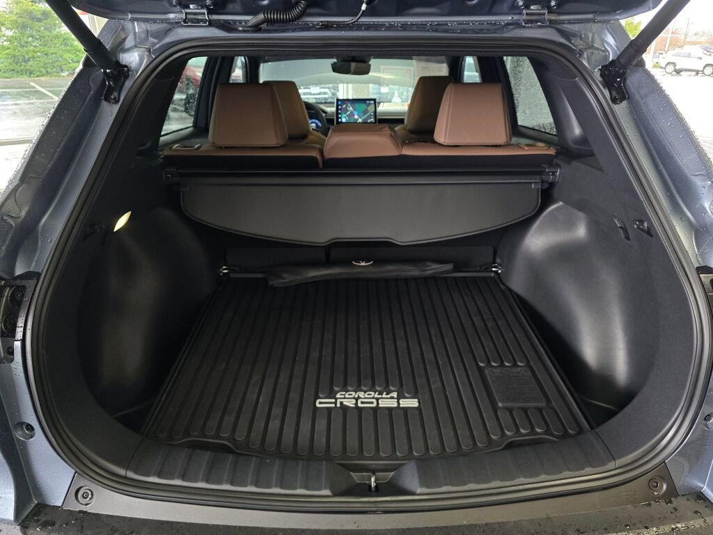 Used 2026 Toyota Corolla Cross XLE w/ Convenience Package image 17