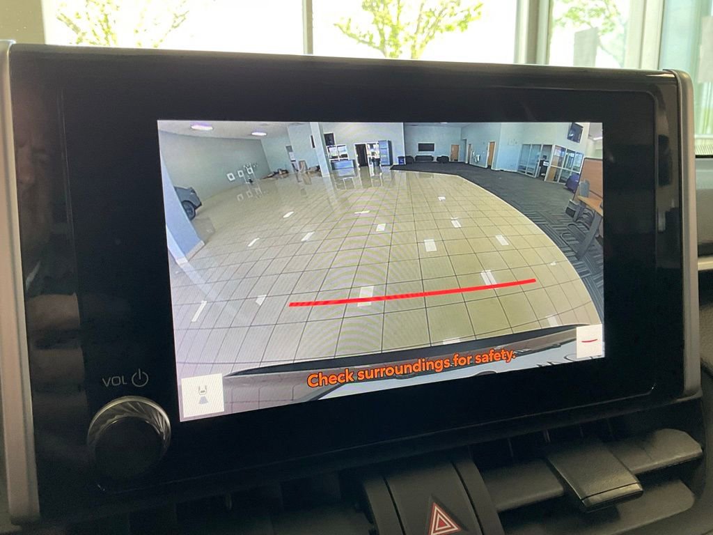 Used 2025 Toyota RAV4 LE AWD/4WD image 17