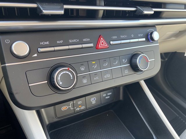 New 2025 Hyundai Tucson SE image 18