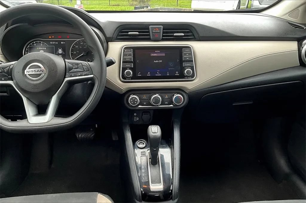 Used 2022 Nissan Versa SV w/ Electronics Package FWD image 5