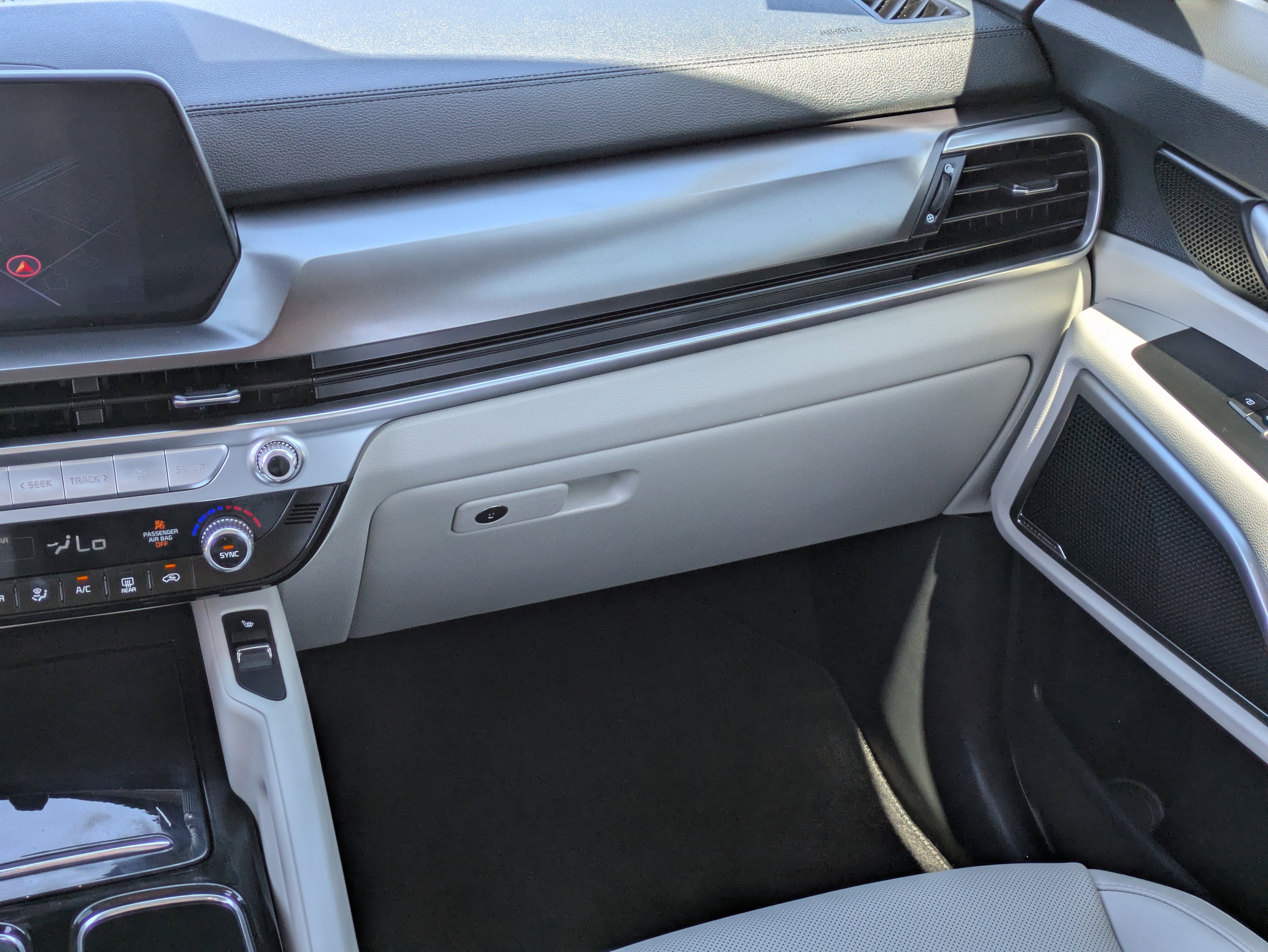 Used 2025 Kia Telluride S FWD image 18