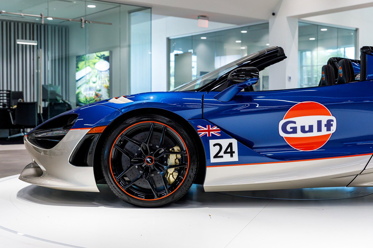 New 2024 McLaren 750S Spider image 5