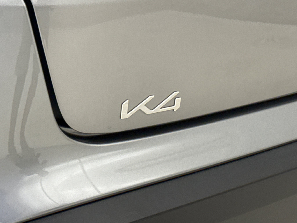 Used 2025 Kia K4 FWD image 11