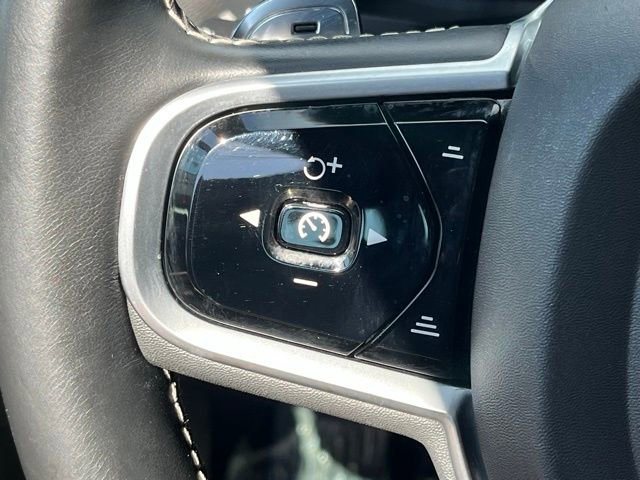 Used 2019 Volvo S60 T6 R-Design image 40