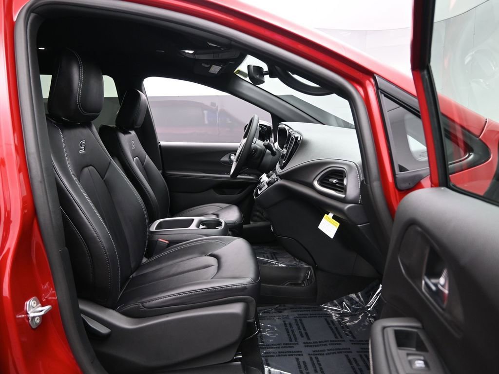 New 2026 Chrysler Pacifica Select w/ S Appearance Package FWD image 27
