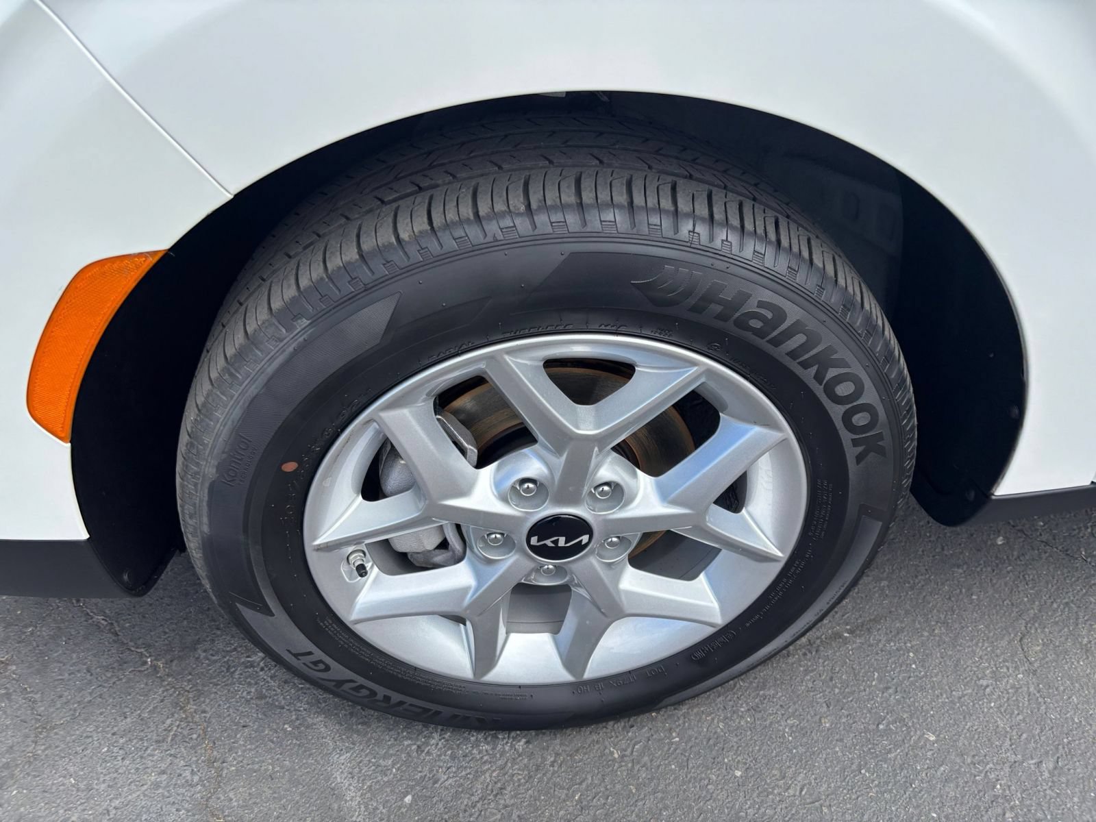 Used 2025 Kia Soul LX w/ LX Technology Package FWD image 28