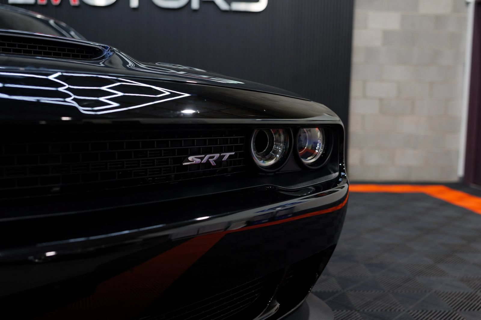 Used 2016 Dodge Challenger SRT Hellcat RWD image 8