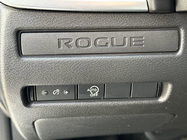 Used 2025 Nissan Rogue S image 24