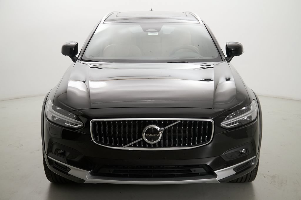 Certified 2025 Volvo V90 B6 Cross Country Ultra AWD/4WD image 5