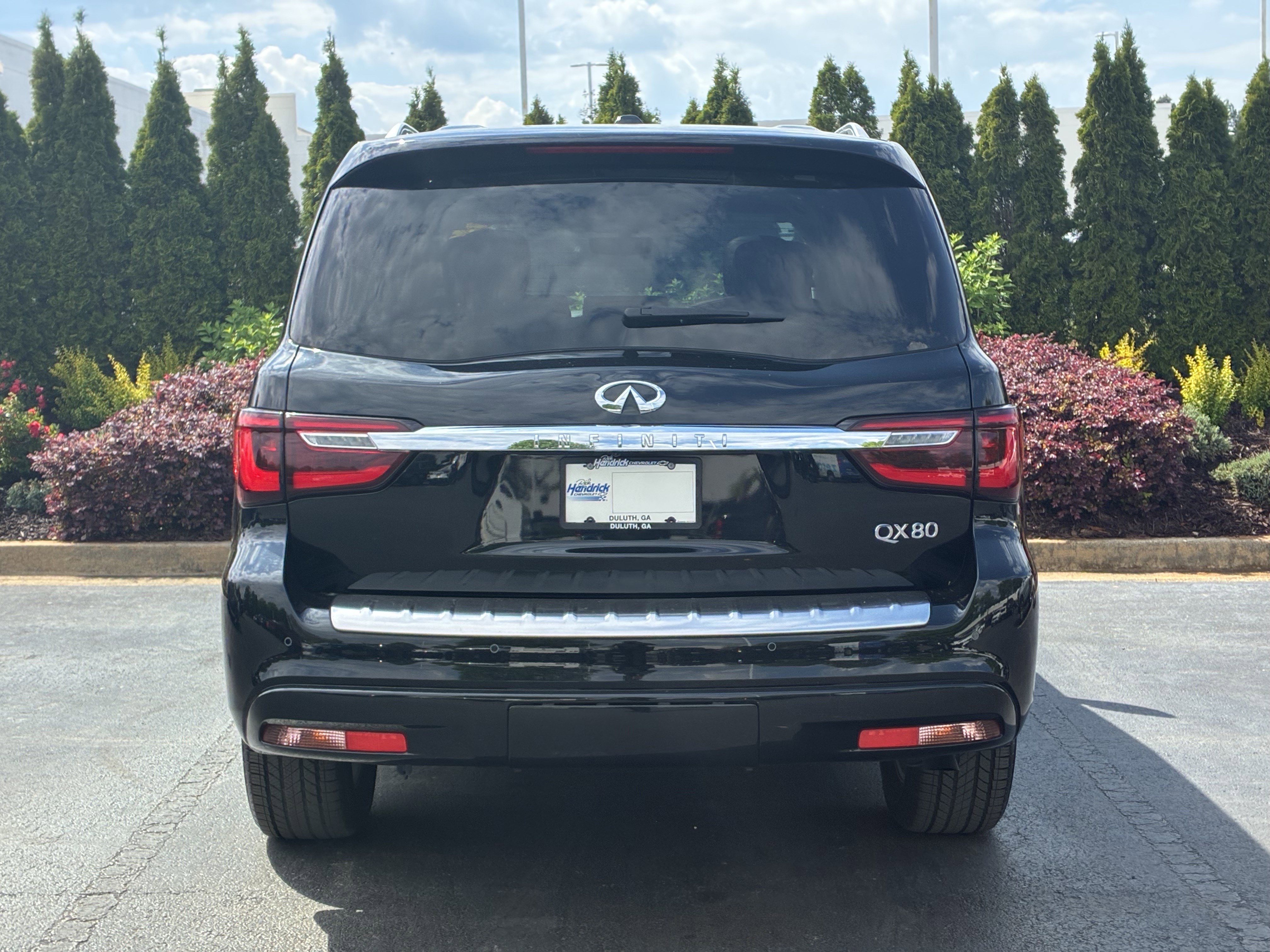 Used 2024 INFINITI QX80 Luxe w/ All-Season Package RWD image 8