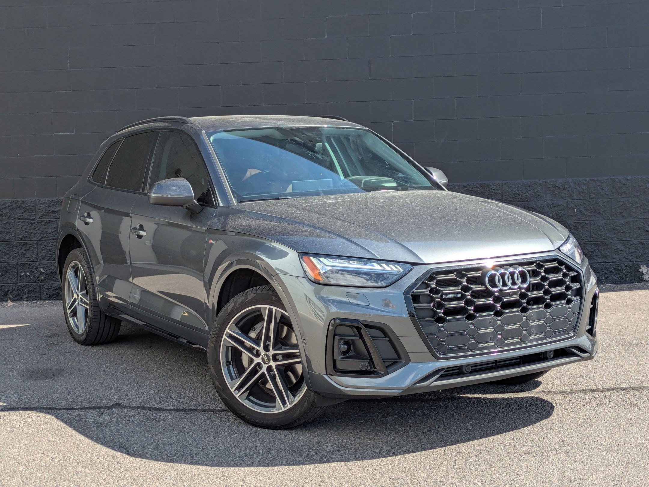 Used 2023 Audi Q5 e Prestige w/ Prestige Package AWD/4WD image 3