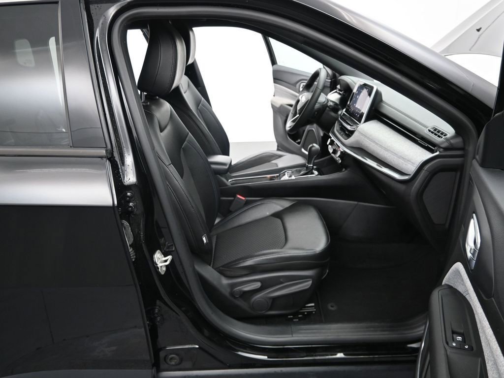 Used 2025 Jeep Compass Latitude image 13
