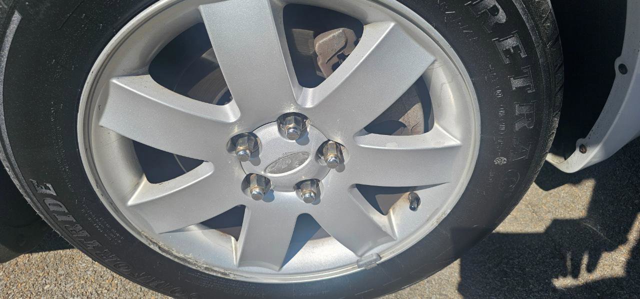 Used 2007 Ford Five Hundred SEL image 15